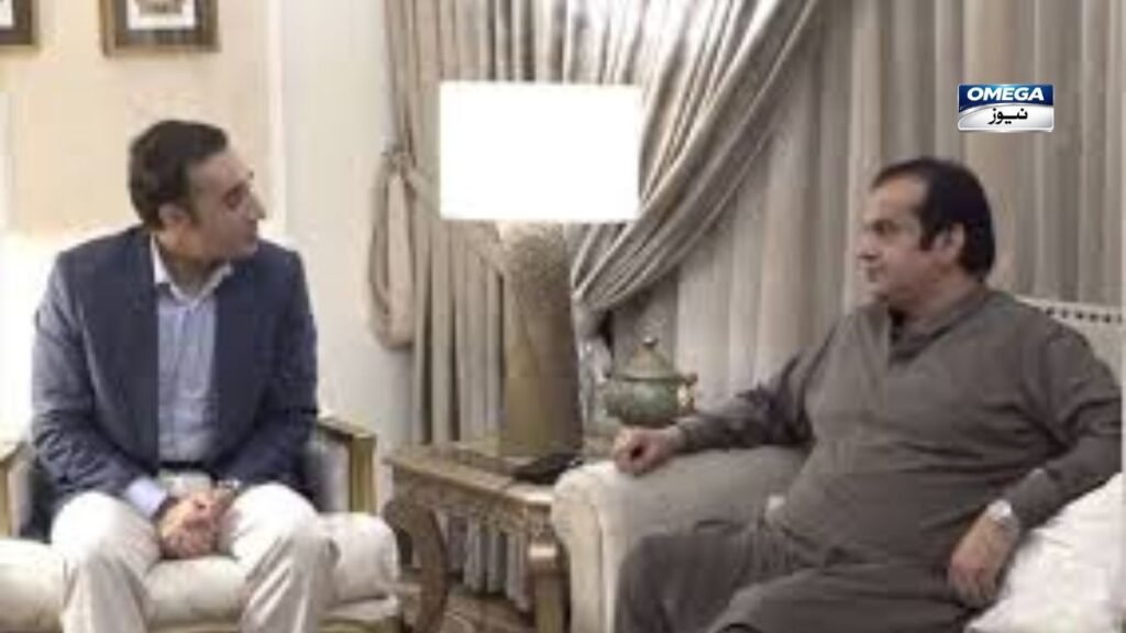 اسلام آباد میں بلاول بھٹو زرداری عبدالرحمان کانجو کے گھر تعزیت کرتے ہوئے جبکہ سیاسی رہنما اور اہل خانہ موجود ہیں۔